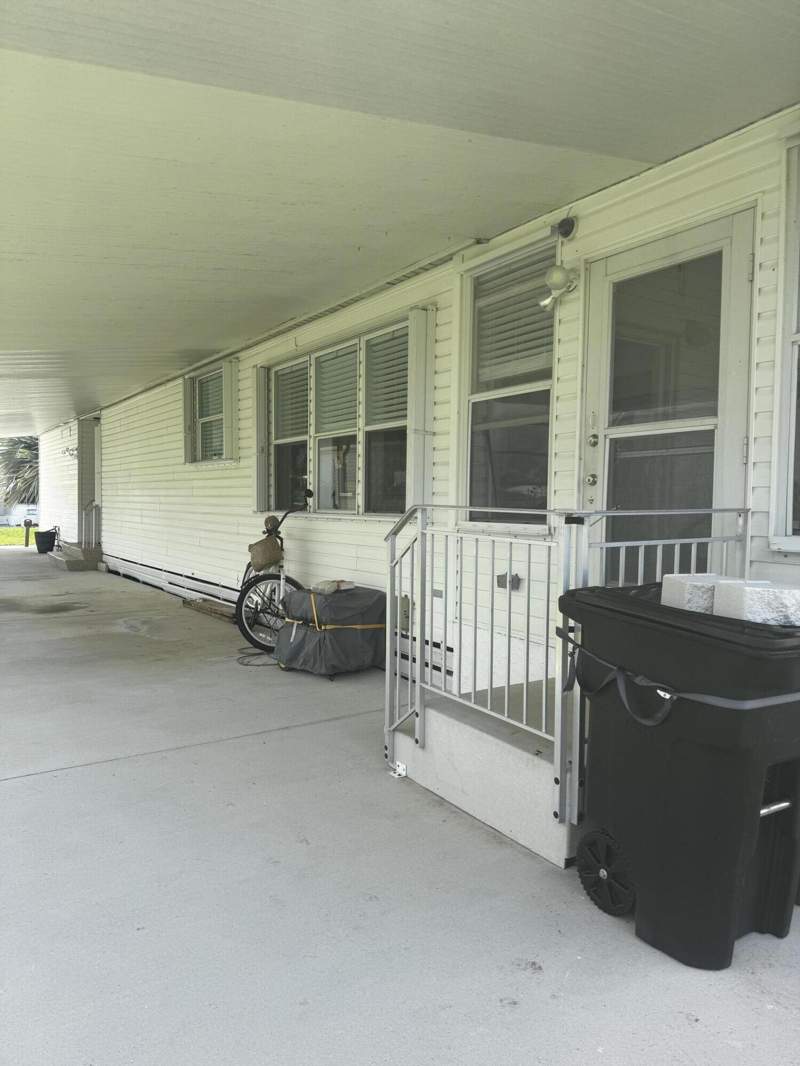 3 bedroom Manufactured Home at 6732 Sinsonte Court, Spanish Lakes Fairways, Fort Pierce — photo 5
