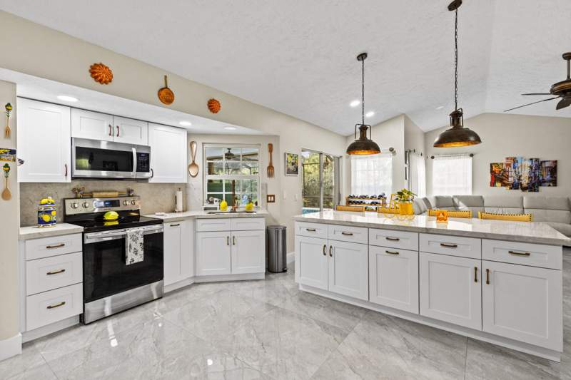 4 bedroom Single Family Residence at 1402 SW Bent Pine Cove, Country Club Estates, Port St. Lucie — photo 5