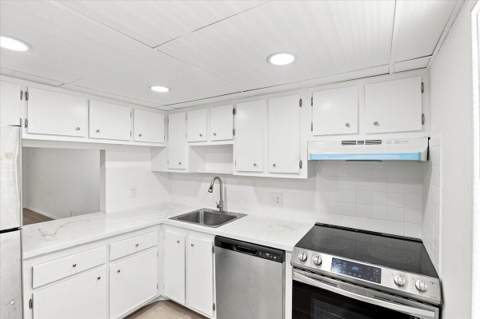 1050 Country Club Drive #306, Margate FL - photo 12 of 28