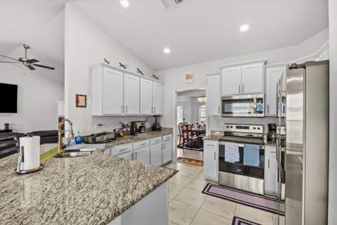 8516 Waterstone Boulevard, Fort Pierce FL - photo 14 of 57