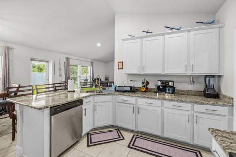8516 Waterstone Boulevard, Fort Pierce FL - photo 13 of 57