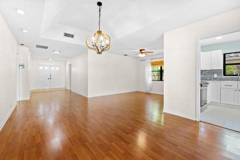 8409 Bonita Isle Drive, Lake Worth FL - photo 10 of 44