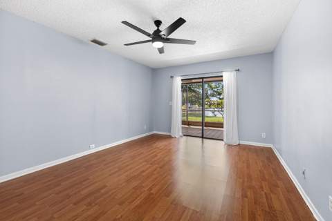 8409 Bonita Isle Drive, Lake Worth FL - photo 16 of 44