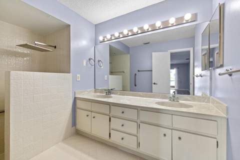 8409 Bonita Isle Drive, Lake Worth FL - photo 18 of 44