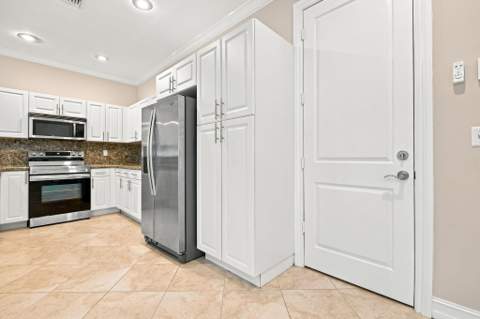 3434 NE 13th Avenue, Oakland Park FL - photo 12 of 29