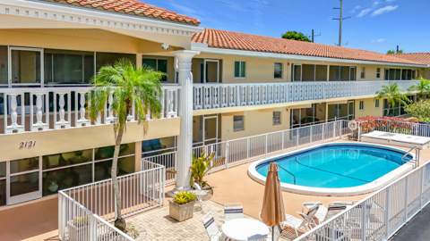 2121 NE 68th Street #109, Fort Lauderdale FL - photo 10 of 43