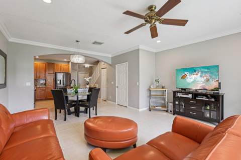 9070 Tremezzo Lane, Boynton Beach FL - photo 8 of 27