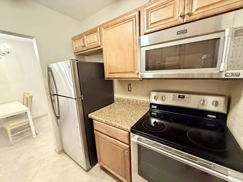 1 bedroom Condominium at 2204 Lake Osborne Drive #5, Lakeside Point Apt 6 Condo, Lake Worth Beach — photo 5