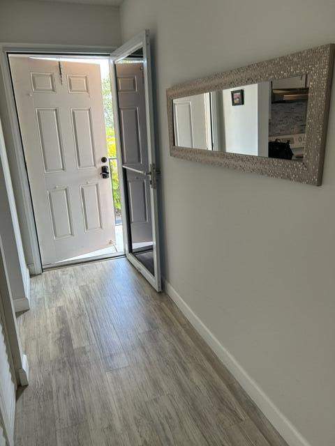 2 bedroom Condominium at 1982 SW PALM CITY Road #F, KING MOUNTAIN CONDO (AKA MONTEREY YACHT & COUNTRY, Stuart — photo 4