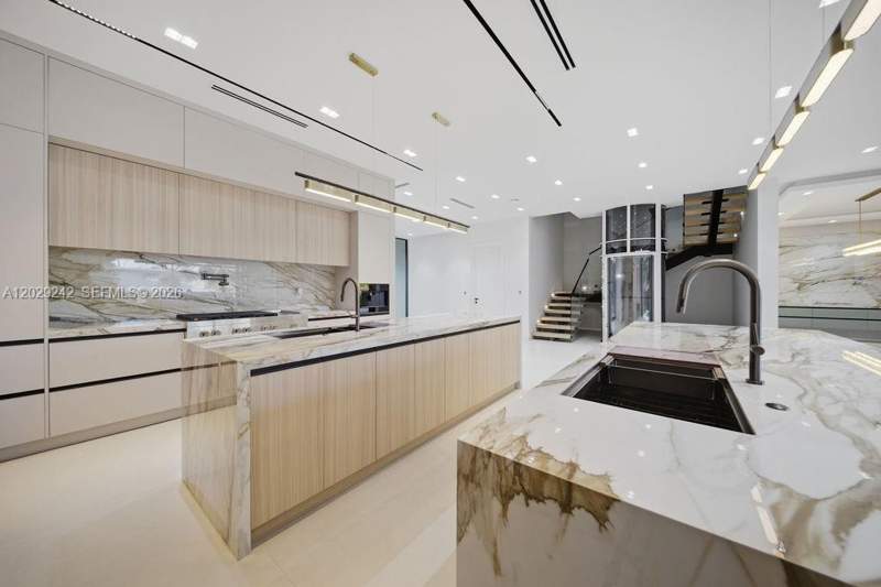 5 bedroom Single Family Residence at 3318 NE 16TH Place, LAS OLAS BY THE SEA EXT, Fort Lauderdale — photo 5