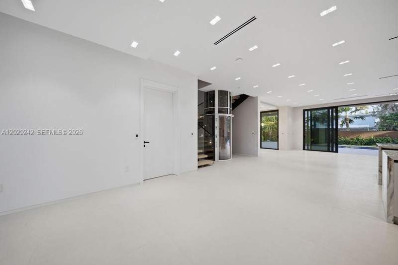 5 bedroom Single Family Residence at 3318 NE 16TH Place, LAS OLAS BY THE SEA EXT, Fort Lauderdale — photo 4