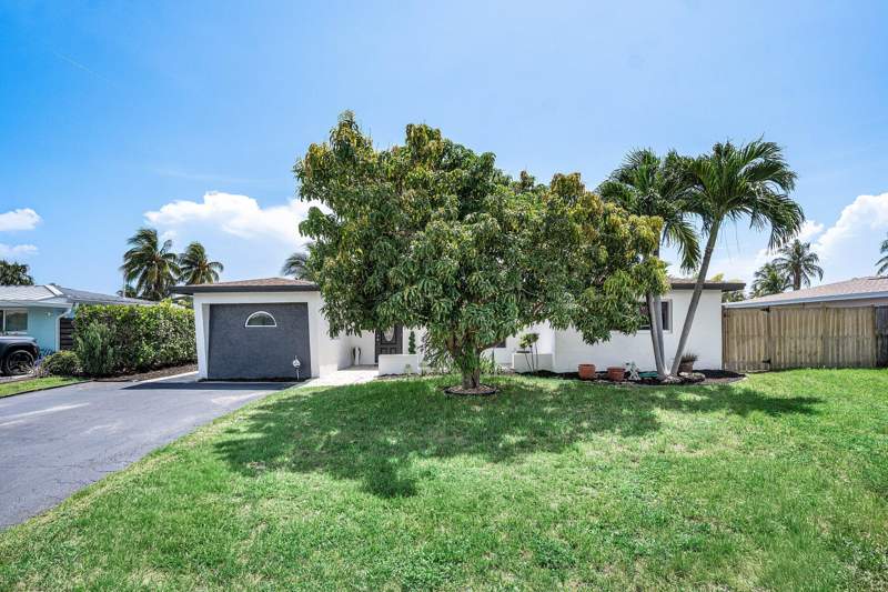 4 bedroom Single Family Residence at 1620 SW 4th Avenue, Boulevard Park Isles Sec 4, Pompano Beach — photo 5