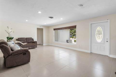 1620 SW 4th Avenue, Pompano Beach FL - photo 7 of 35