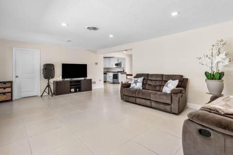 1620 SW 4th Avenue, Pompano Beach FL - photo 9 of 35