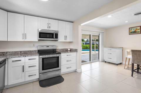 1620 SW 4th Avenue, Pompano Beach FL - photo 13 of 35