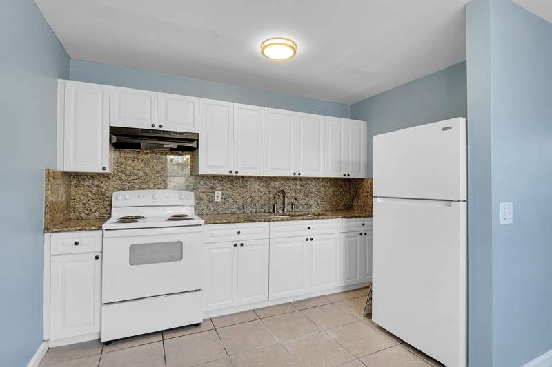 2 bedroom Single Family Residence at 1208 W 32nd Street, Dunbar Terr, Riviera Beach — photo 3