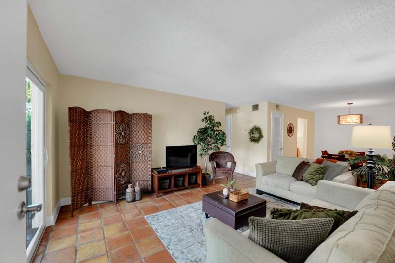 1 bedroom Condominium at 6473 Bay Club Drive #1, Bay Colony Club Condo, Fort Lauderdale — photo 2