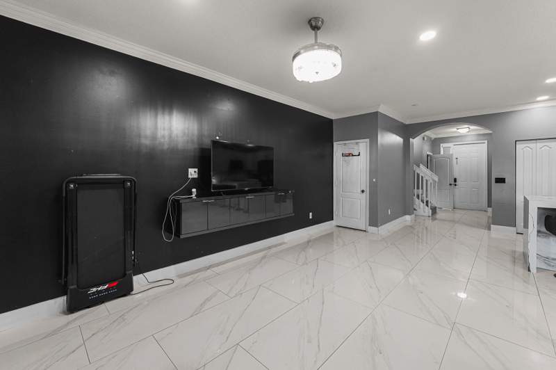 3 bedroom Townhouse at 6119 Seminole Gardens Circle, Seminole Gardens At Woodbine, Riviera Beach — photo 3