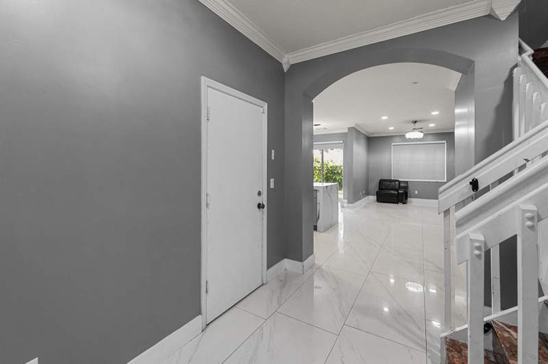 3 bedroom Townhouse at 6119 Seminole Gardens Circle, Seminole Gardens At Woodbine, Riviera Beach — photo 4