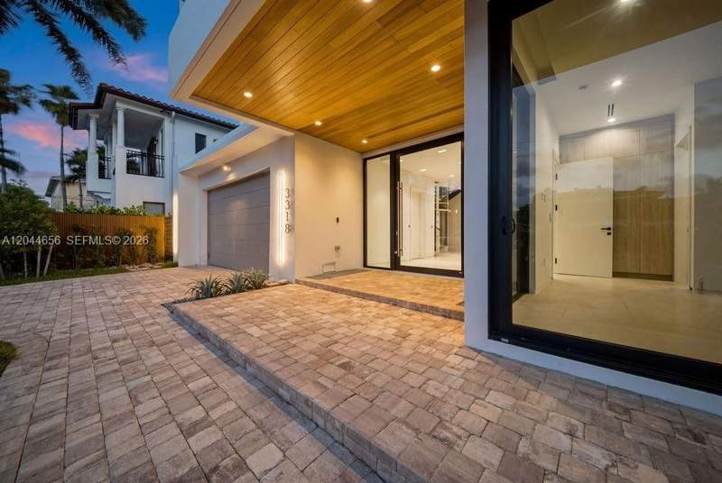 5 bedroom Single Family Residence at 3318 NE 16TH Place, LAS OLAS BY THE SEA EXT, Fort Lauderdale — photo 2