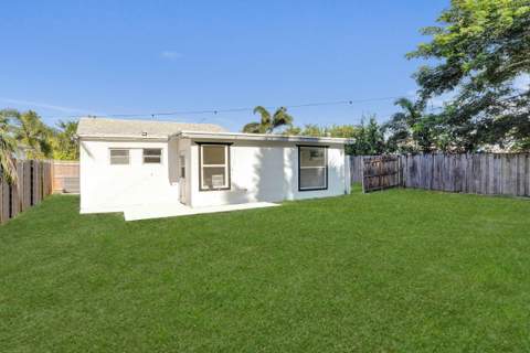 7936 Terrace Road, Lake Worth FL - photo 14 of 16