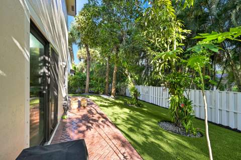 11695 NW 2nd Street, Plantation FL - photo 7 of 30