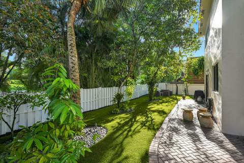 11695 NW 2nd Street, Plantation FL - photo 6 of 30