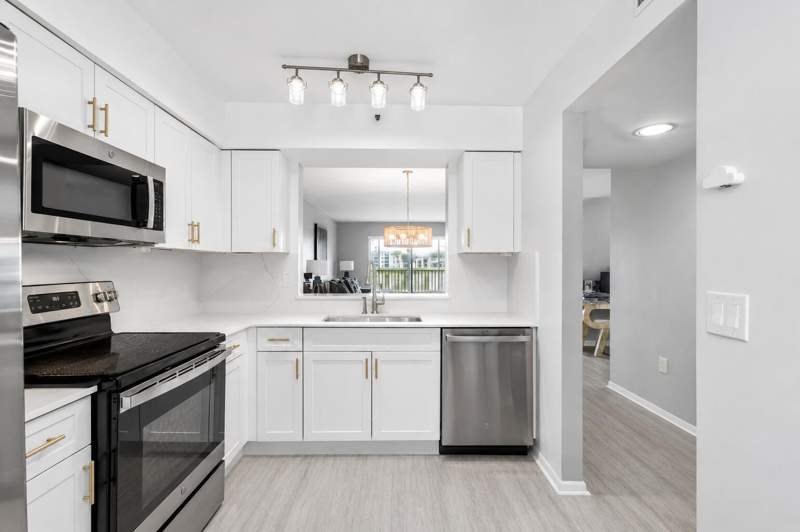 2 bedroom Condominium at 14112 Huntington Pointe Drive #210, Huntington Pointe, Delray Beach — photo 5
