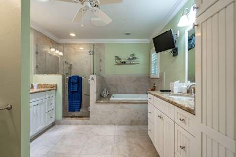 2823 NE 35th Court, Lighthouse Point FL - photo 20 of 45