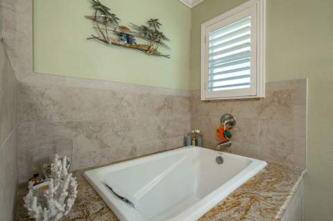 2823 NE 35th Court, Lighthouse Point FL - photo 22 of 45