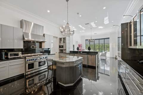7172 Valencia Drive, Boca Raton FL - photo 15 of 48