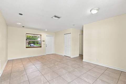 5114 Conklin Drive, Delray Beach FL - photo 8 of 41