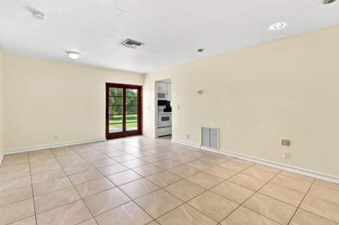 5114 Conklin Drive, Delray Beach FL - photo 6 of 41