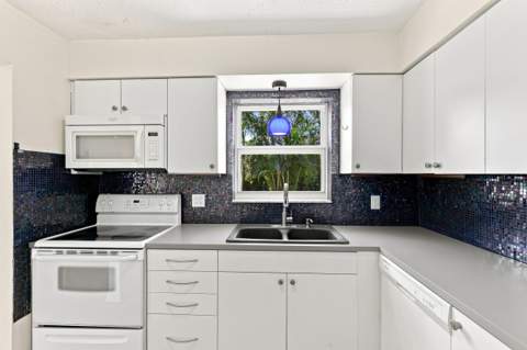 5114 Conklin Drive, Delray Beach FL - photo 11 of 41
