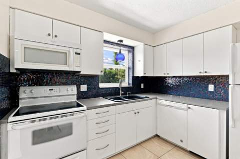 5114 Conklin Drive, Delray Beach FL - photo 13 of 41