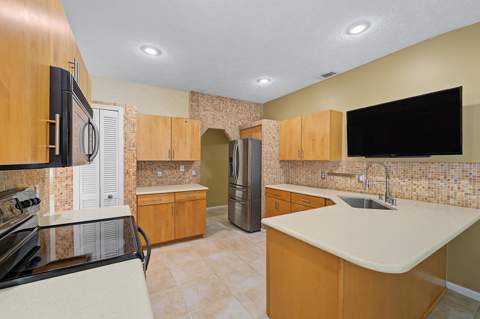 6908 Bronte Circle, Port St. Lucie FL - photo 24 of 73