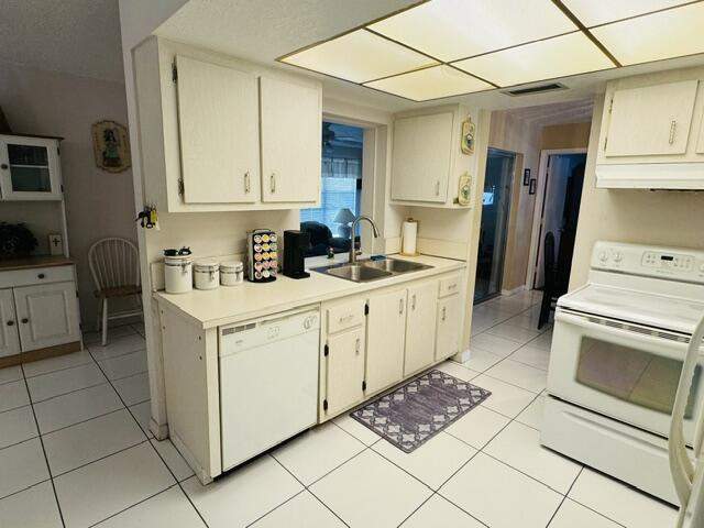 2 bedroom Single Family Residence at 4890 NW 14th Terrace, Crystal Lake 4th Sec, Deerfield Beach — photo 3
