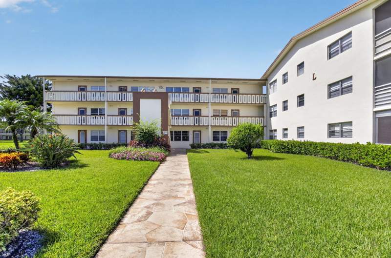 2 bedroom Condominium at 463 Mansfield L, Mansfield At Century Village Condo, Boca Raton — photo 2