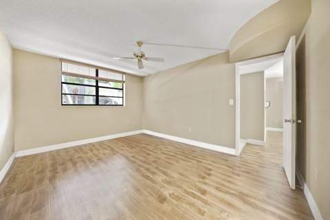 901 Colony Point Circle #207, Pembroke Pines FL - photo 14 of 55