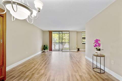 901 Colony Point Circle #207, Pembroke Pines FL - photo 10 of 55