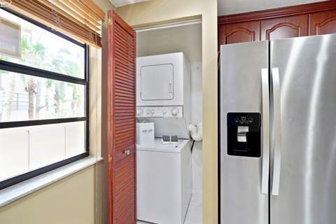 901 Colony Point Circle #207, Pembroke Pines FL - photo 7 of 55