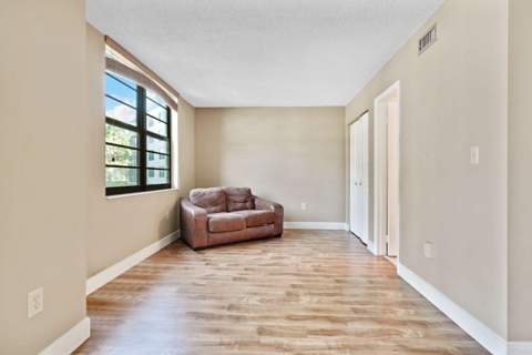 901 Colony Point Circle #207, Pembroke Pines FL - photo 19 of 55