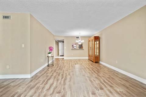 901 Colony Point Circle #207, Pembroke Pines FL - photo 12 of 55