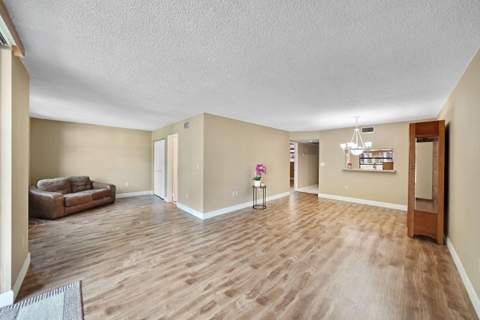 901 Colony Point Circle #207, Pembroke Pines FL - photo 20 of 55