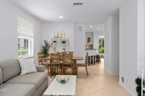 445 Pumpkin Drive, Palm Beach Gardens FL - photo 9 of 61