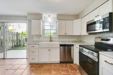 110 Old English Court, Jupiter FL - photo 8 of 38