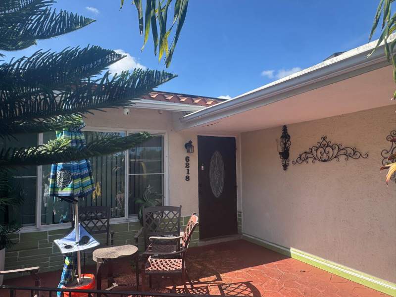 3 bedroom Single Family Residence at 6218 NW 17th Street, Margate 4th Add, Margate — photo 2