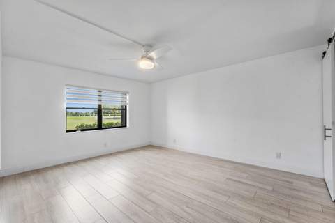 12870 Briarlake Drive #106, Palm Beach Gardens FL - photo 14 of 37