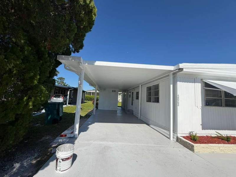 3 bedroom Mobile Home at 8864 Kings Drive, Sea Meadows, Boynton Beach — photo 2