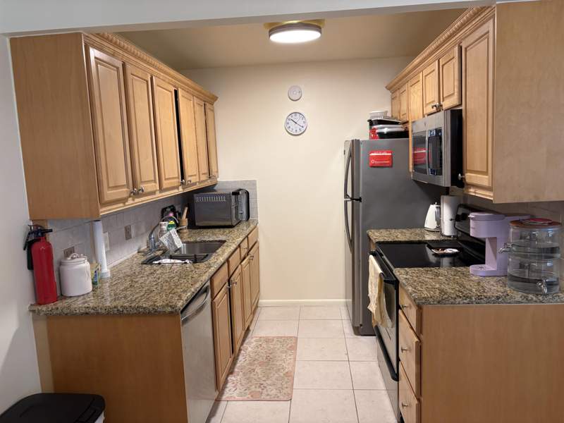 2 bedroom Condominium at 4070 Guildford D, Century Village, Boca Raton — photo 3